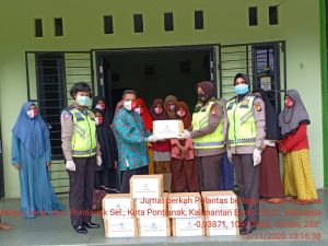 Dit Lantas Polda Kalbar Lakukan Kegiatan Jum,at Berkah