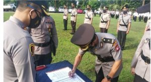 Kapolres Kubu Raya Pimpinan Sertijab Beberapa Kapolsek