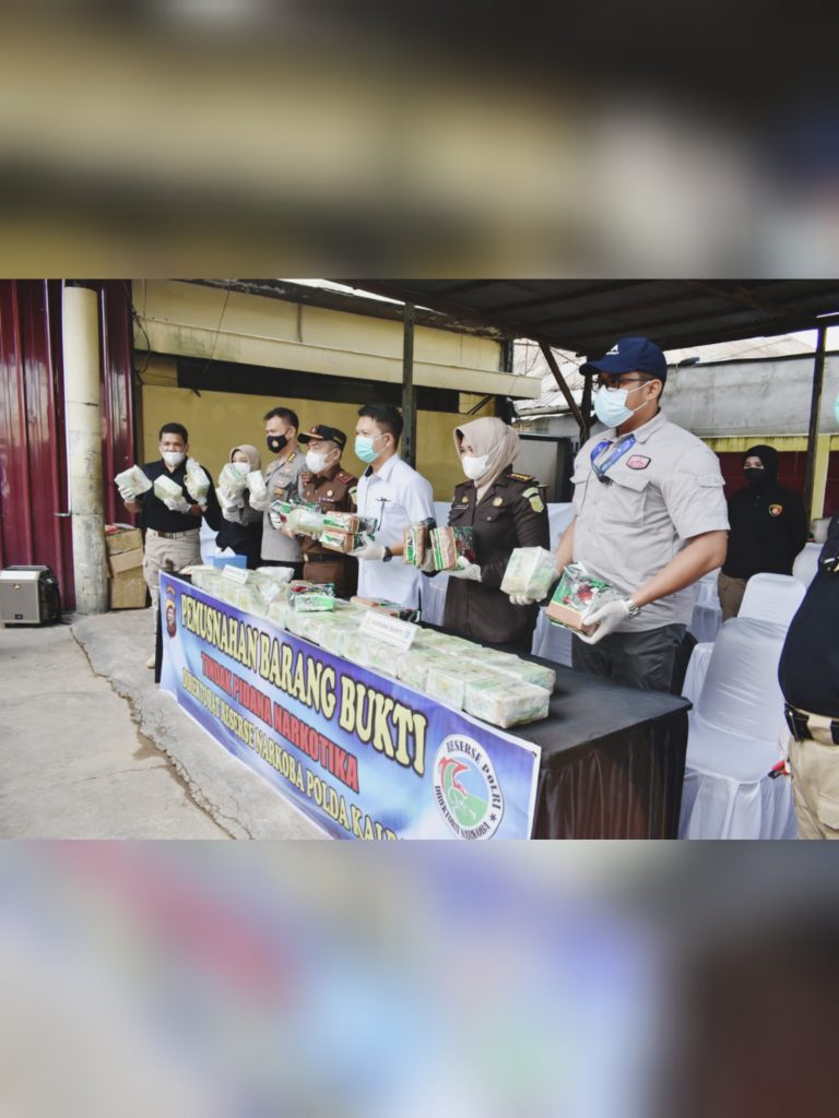 inCollage_20210423_105543207