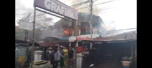 Hujan Deras Turun Saat Terjadinya Kebakaran Rumah di Jalan Imam Bonjol Pontianak
