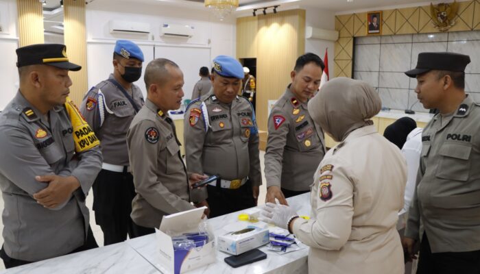 Polres Ketapang Gelar Tes Urine Narkoba Ke Seluruh Anggota