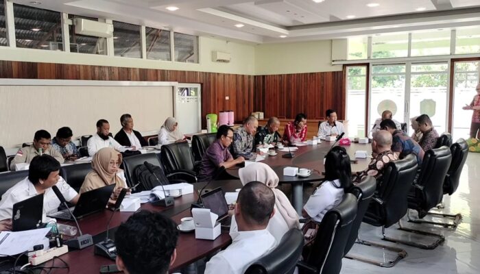 Diduga Aliran Sungai Sambas Tercemar Gegara PETI