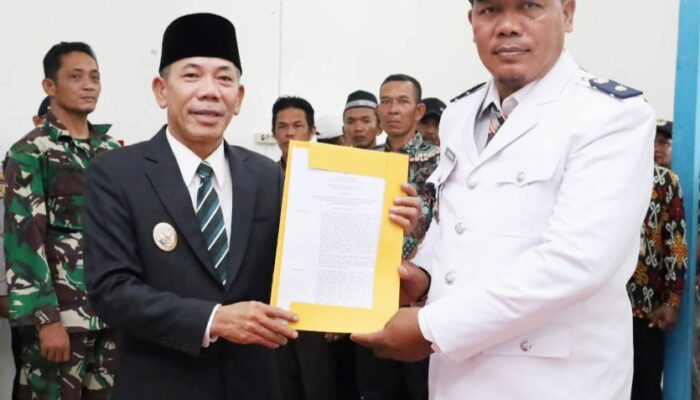 Wakil Bupati Ketapang Lantik PAW Kades Tempurukan