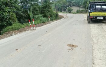 Kritik Keras Masyarakat Proyek Pelebaran Jalan di Bengkayang tanpa Papan Informasi