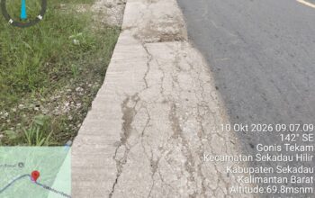 Proyek Bahu Jalan Terpantau di Sanggau- Sekadau’ Kualitas Beton Terlihat Retak!!!